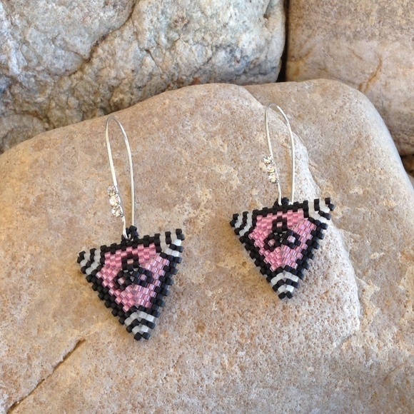 🌸Pink Floral Triangular Bead Earrings, New, Handmade By Me - Picture 4 of 5